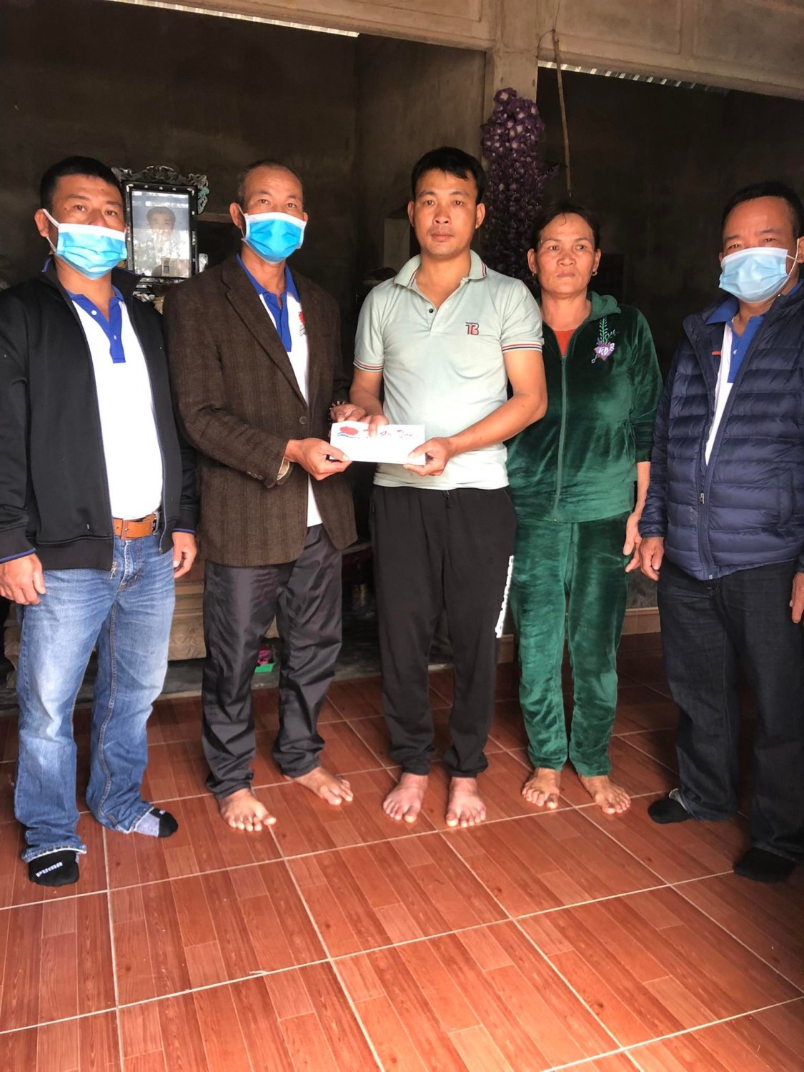 Giúp đỡ gia đình có con nhỏ qua đời !