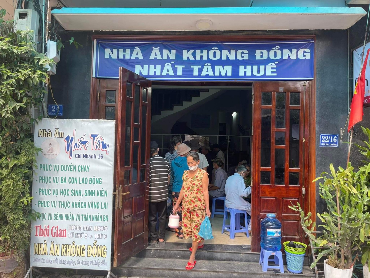 Phát cơm bệnh nhân nghèo (Lần thứ 40)